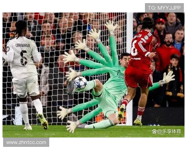 库尔图瓦：皇马低位防守体系中的最后一道铁闸