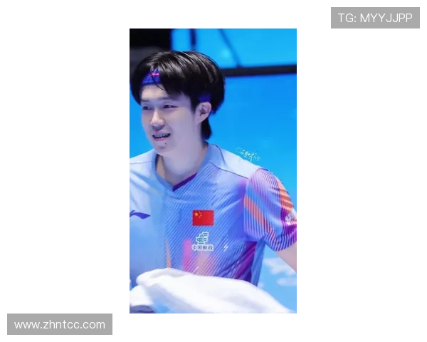 王楚钦这年头训练间隙都能刷直播，真是运动员里面的“顶流”啊！